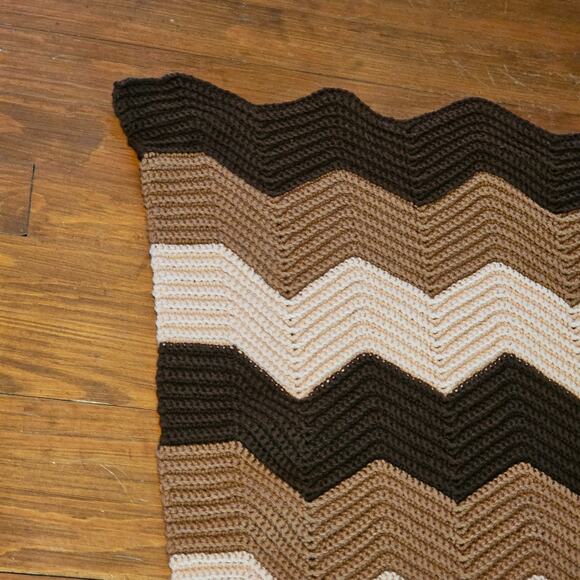 Vintage Handmade Crochet Afghan Blanket Throw Retro Chevron Granny Boho 64x50 - Picture 6 of 10